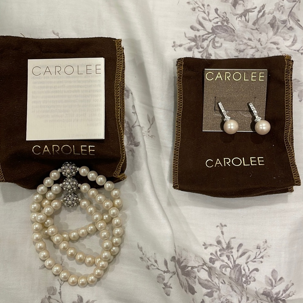 Carolee Pearl Bracelet and Earrings Costume Jewelry Set